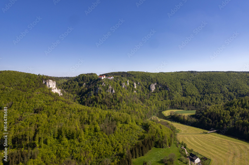Fototapeta premium Donau Ansicht im oberen Donautal, Schwäbische Alb