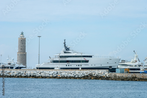 Yacht ormeggiati nel porto di Livorno photo