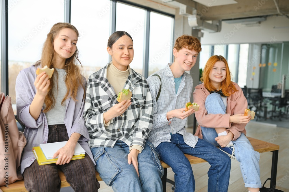 Obraz premium group of young college students in classroom