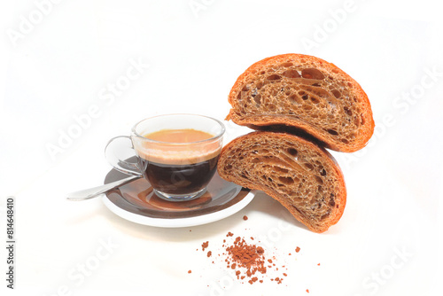 tazzina di caffè e brioche al caffè, cup of coffee and coffee brioche photo