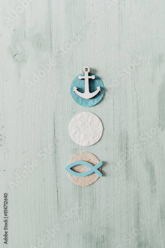 Symbole Maritim, See, Meer, Glaube, Religion - hell, schlicht und modern