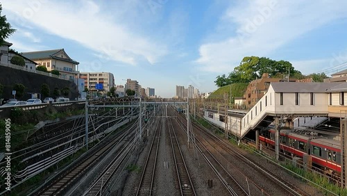 夕暮れ時の鉄道風景