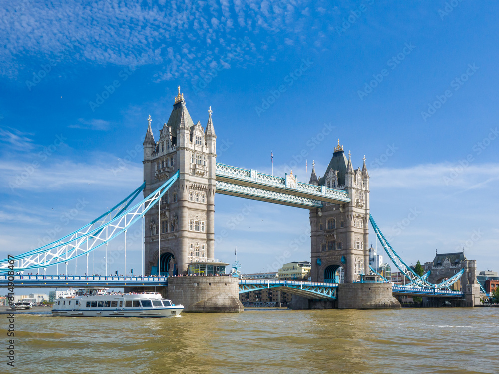 Tower Bridge on a sunny day (London, England, United Kingdom)