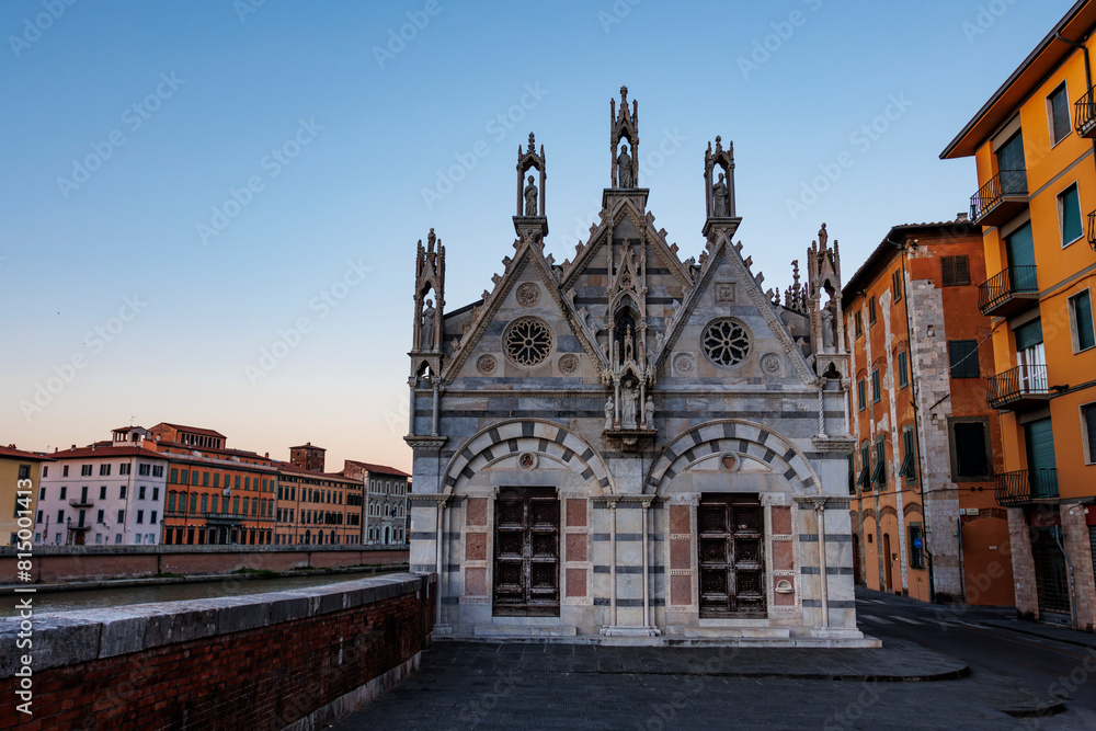 Fototapeta premium Exterior of the Santa Maria della Spina, a small church in the Italian city of Pisa, Tuscany, Italy, Europe