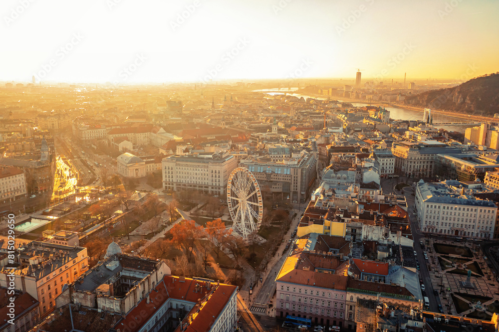Fototapeta premium View of Budapest in the rays of setting sun