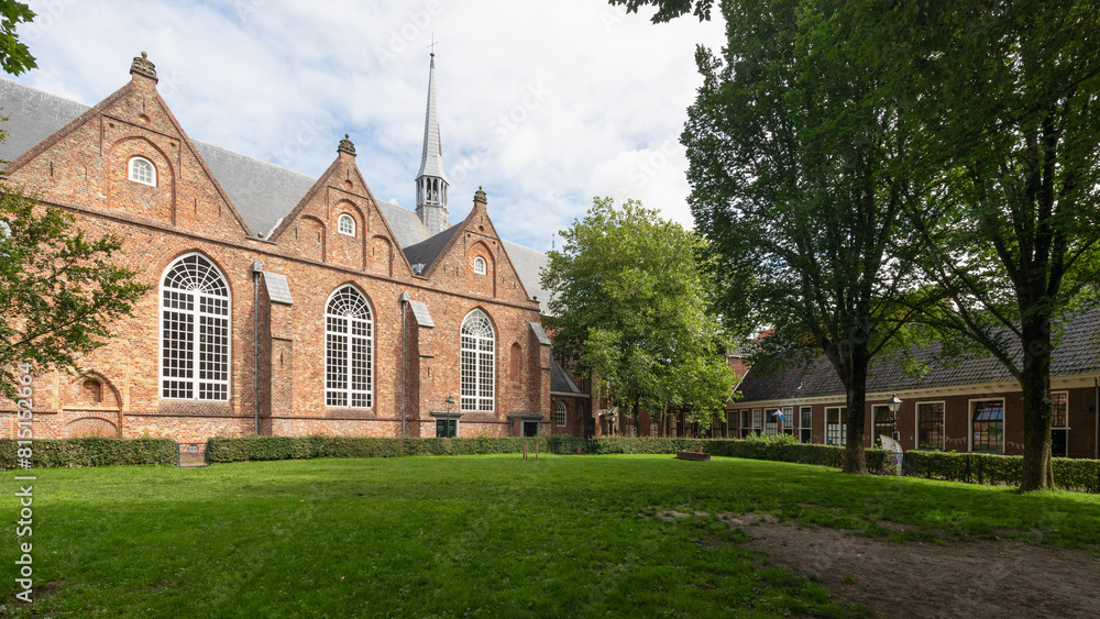 Φωτογραφία The Grote or Jacobijnerkerk in the Dutch city of Leeuwarden in Friesland