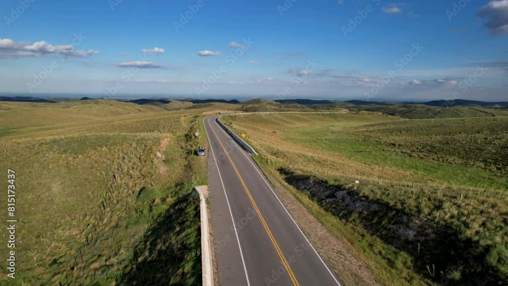 Ruta, autopista, camino entre montañas. Vista panoramica de dron. Córdoba, Argentina, Camino del Cuadrado. Ruta, autopista, camino entre montañas. Vista panoramica de dron. Córdoba, Argentina, Camino del Cuadrado.