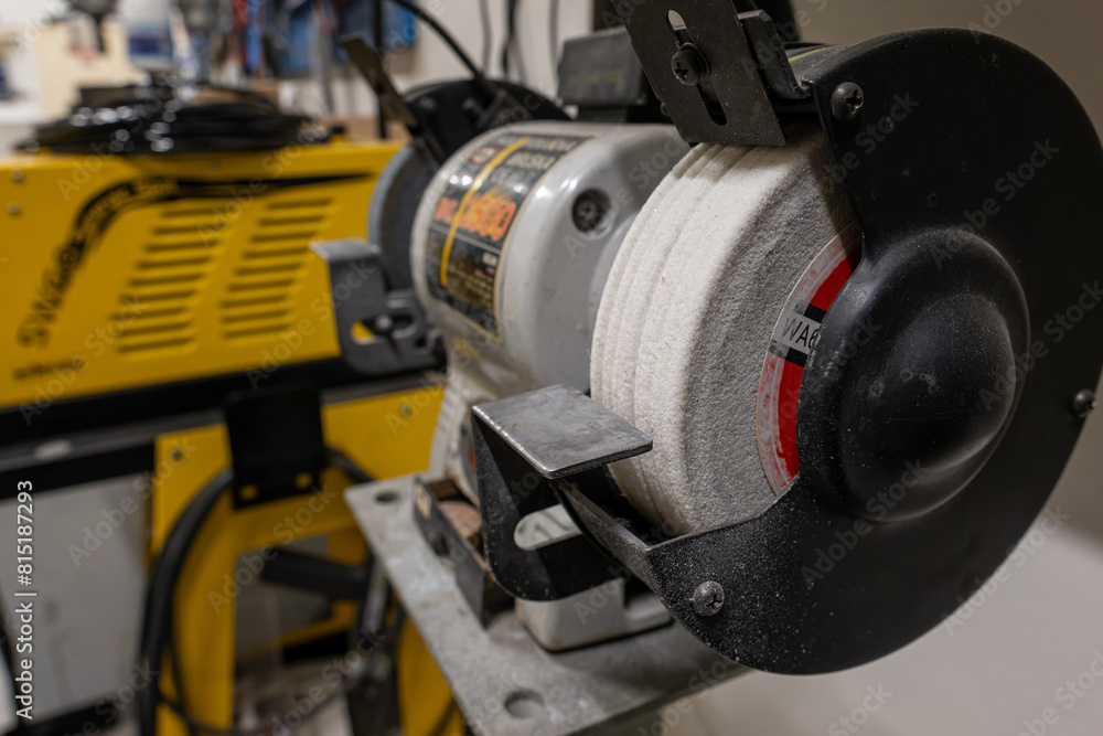Worn disc on a disc sander. Worn disc on a disc sander.