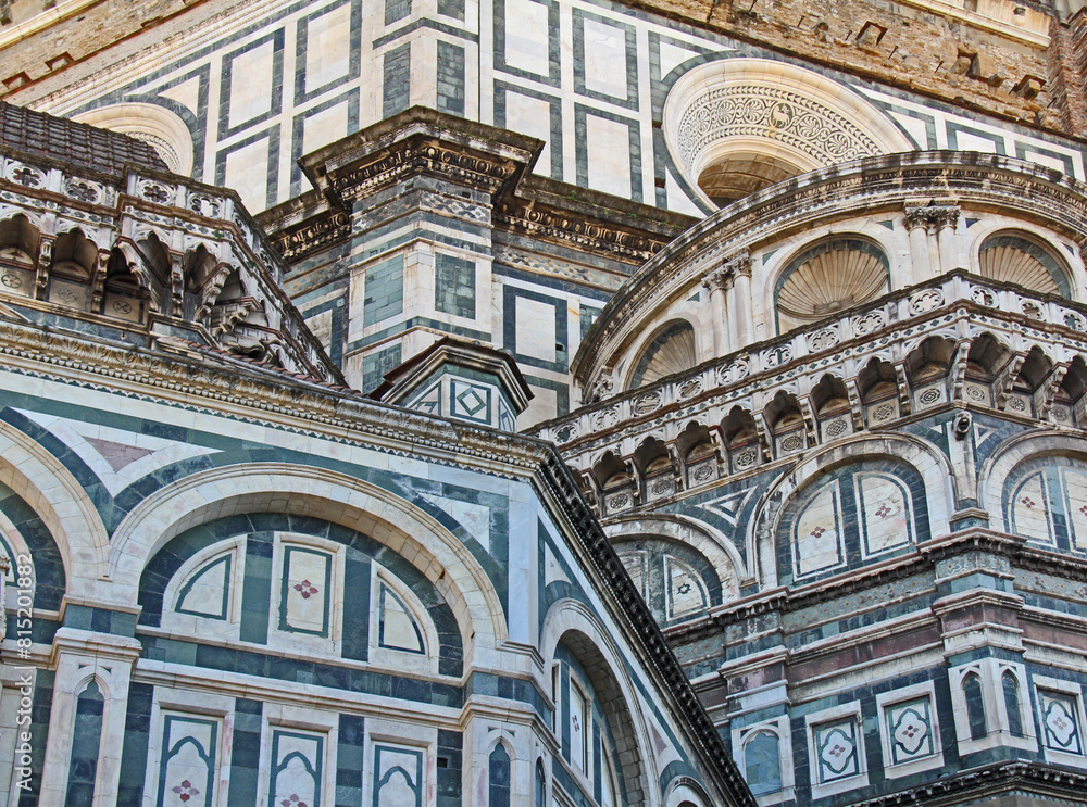 Duomo di Santa Maria del Fiore a Firenze; esterno del transetto nord Duomo di Santa Maria del Fiore a Firenze; esterno del transetto nord
