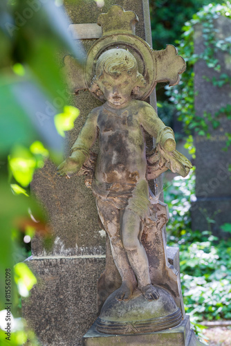 Obraz na płótnie Historic Statue on the mystery old Prague Cemetery, Czech Republic w salonie