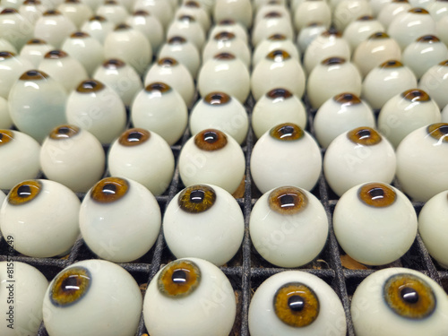 Brown glass eyes manifactury 