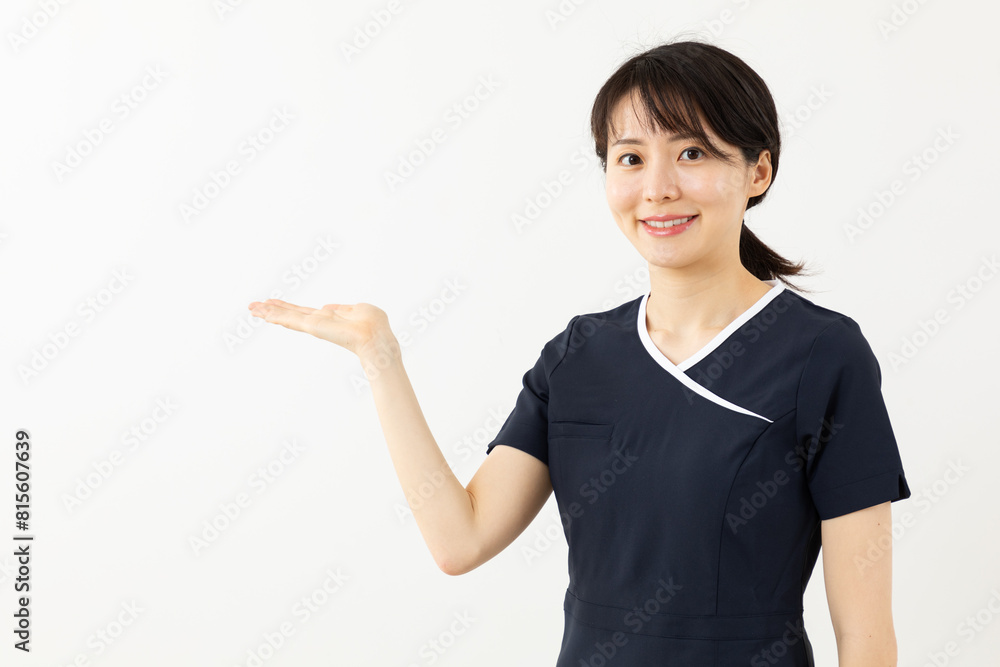 案内をする美容スタッフ07 案内をする美容スタッフ07
