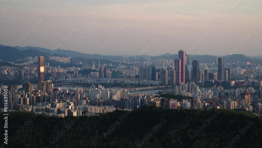 Hyperlapse Timelapse of Seoul at Sunset with Smooth Panning Across Han River, Highlighting Yeouido's Skyscrapers and Urban Skyline Against the Dimming Sky Hyperlapse Timelapse of Seoul at Sunset with Smooth Panning Across Han River, Highlighting Yeouido's Skyscrapers and Urban Skyline Against the Dimming Sky