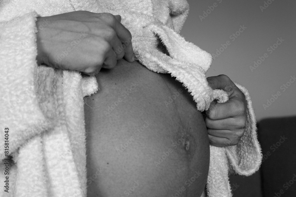 Donna incinta che aspetta il suo amato figlio Donna incinta che aspetta il suo amato figlio