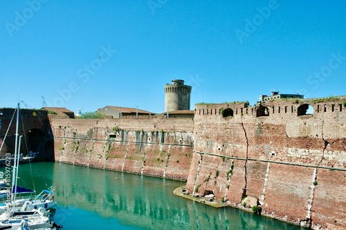 Wallpaper Mural Fortezza dei Medici al porto di Livorno . A difesa delle attività commerciali dal mare Torontodigital.ca