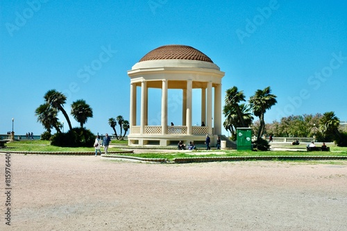 Wallpaper Mural Terrazza Mascagni . Giardino con ampi spazi per passeggiare sul lungomare e la presenza di gazebo per orchestra musica classica (Mascagni ). Torontodigital.ca