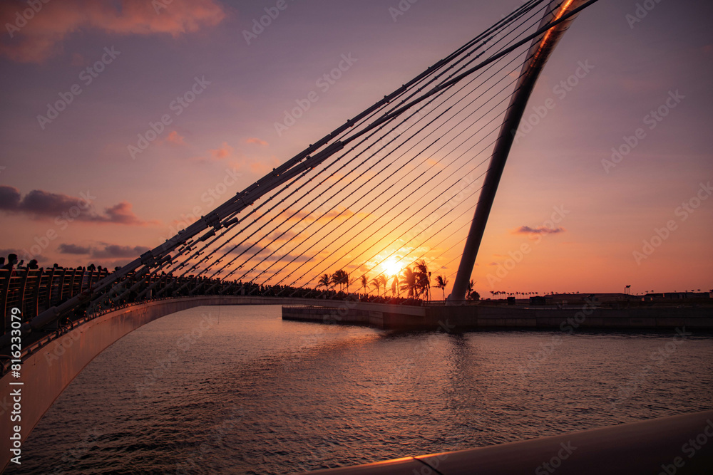 Obraz premium Bridge created for sunset viewing enjoyment
