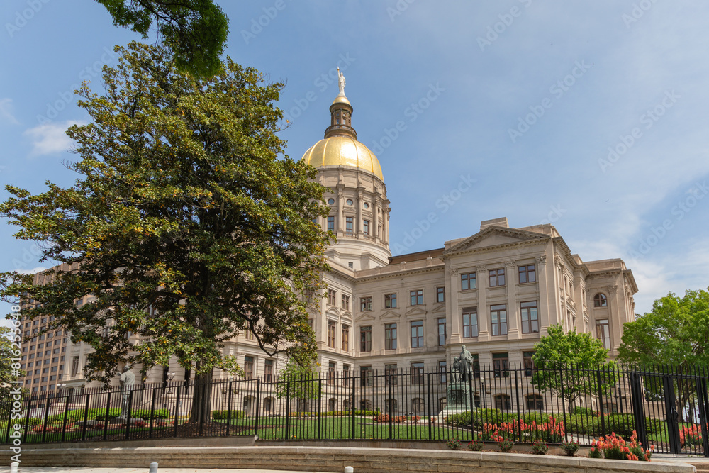 Obraz premium Exterior of Atlanta Georgia Capitol Building with Golden Dome 