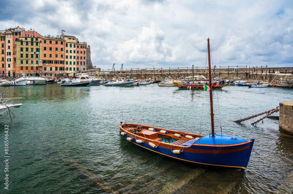 Obraz premium Camogli. Historic center of Liguria nestled on the sea. Wonderful Italy.