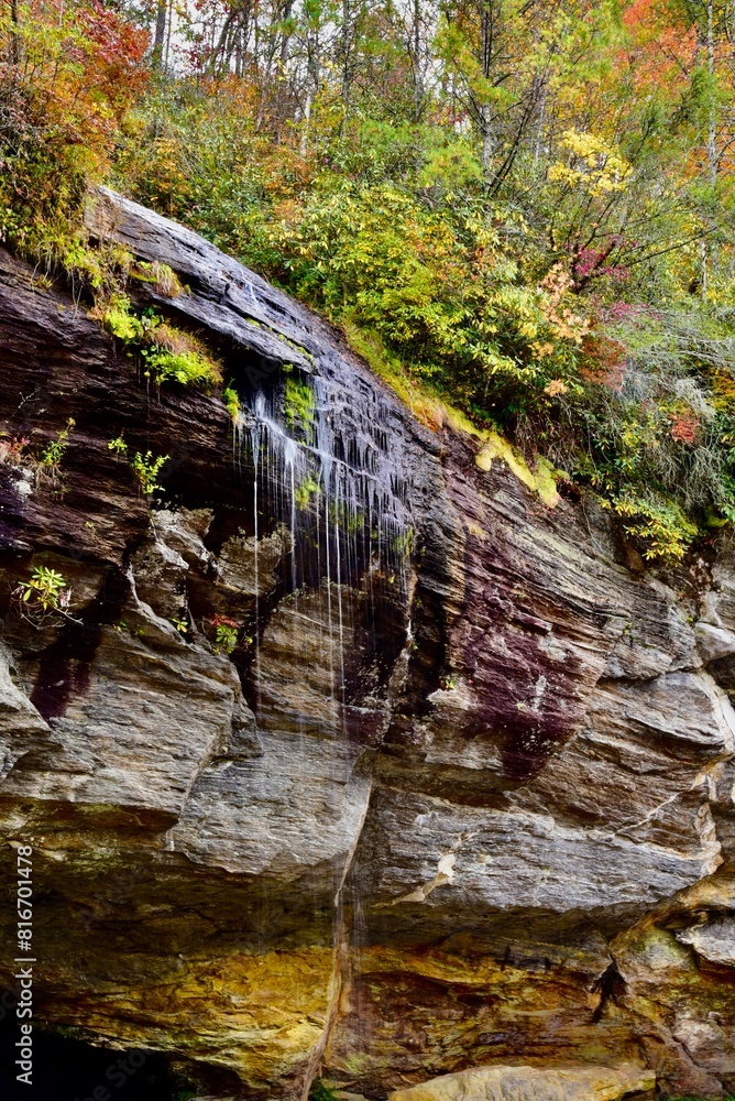 Fototapeta premium Bridal Veil Falls, near Highlands, North Carolina in autumn