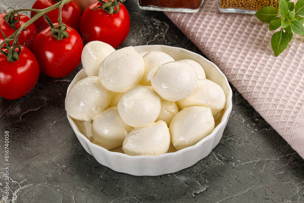 Mini mozarella cheese bolls heap Mini mozarella cheese bolls heap