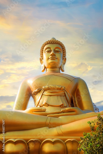 Canvas Print The Big Seated Buddha Statue (Buddha Dhammakaya Dhepmongkol) at Wat Paknam Phasi