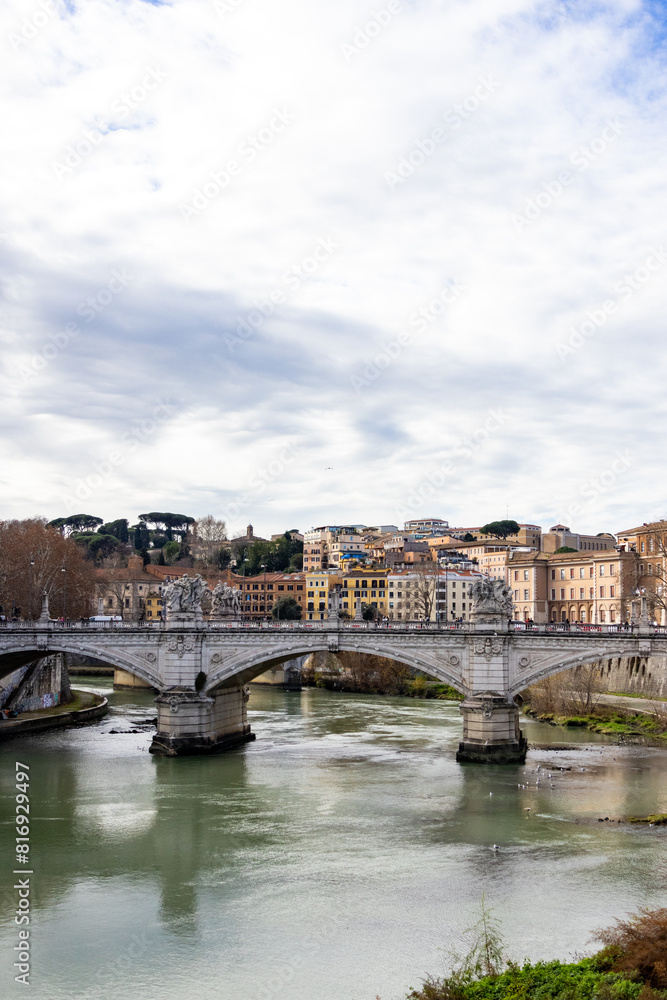 Obraz premium Ponte sul Tevere a Roma, Italia