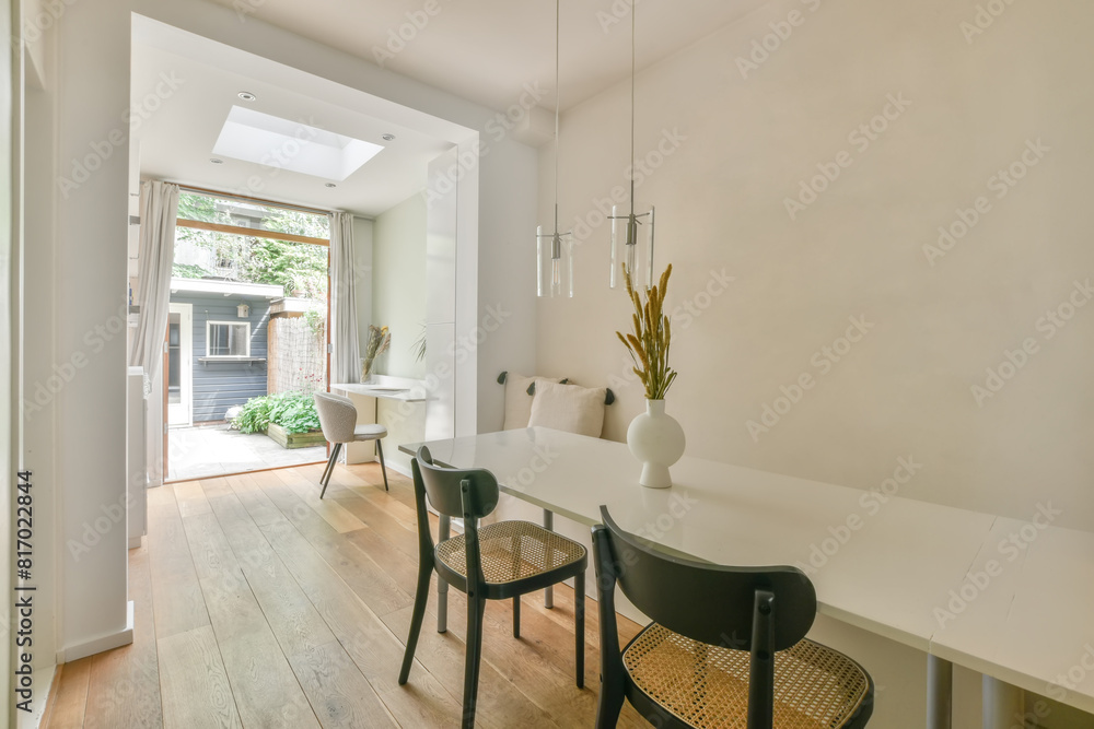 Modern dining room with garden view at Orteliusstraat 346HS Modern dining room with garden view at Orteliusstraat 346HS