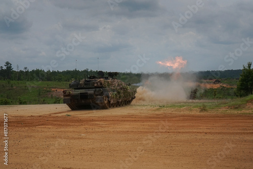 Canvas Print Tank firing