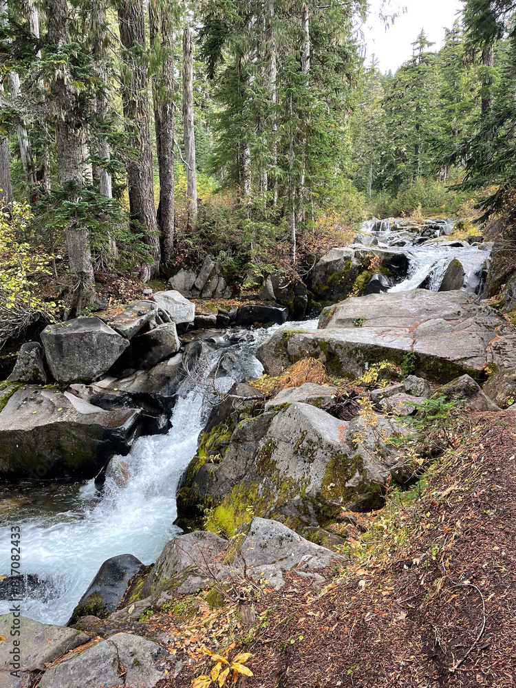 Washington State Lake and River and Waterfalls Washington State Lake and River and Waterfalls