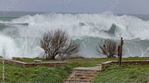 Oleaje en la playa de A Marosa en Burela, Galicia