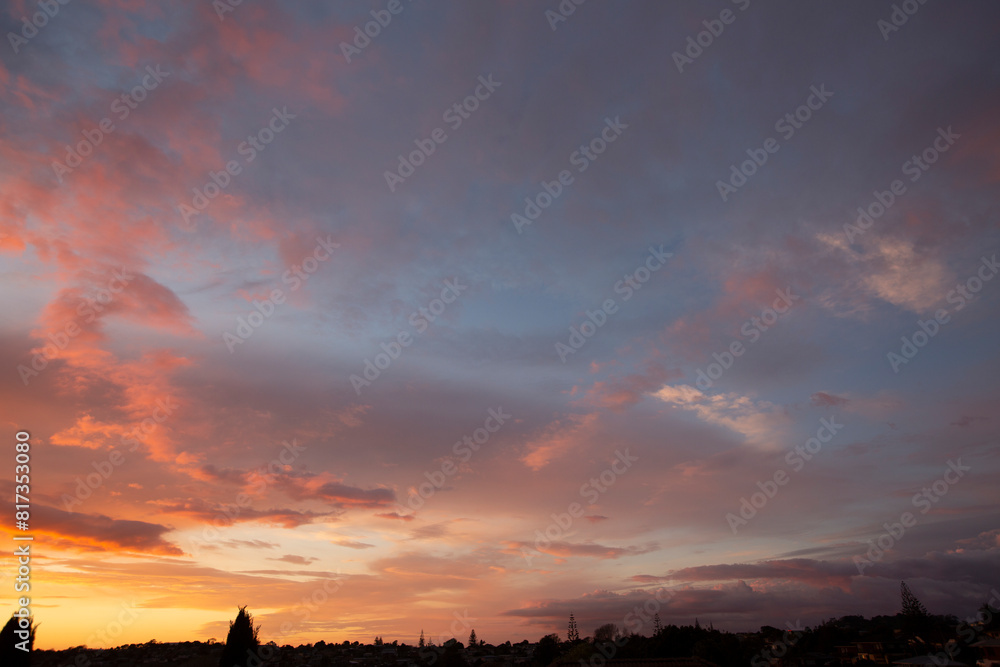 Obraz premium Drop in sunrise sky 