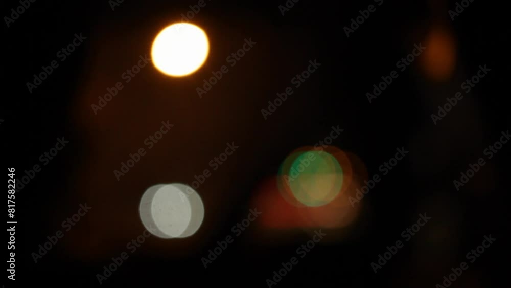 Efecto de deformación de luces fuera de foco, luces de colores, recurso grafico y audiovisual. Efecto de luces.