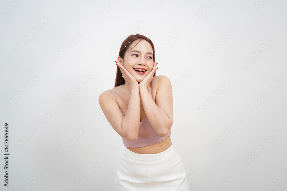 Obraz premium portrait of asia woman on isolate background