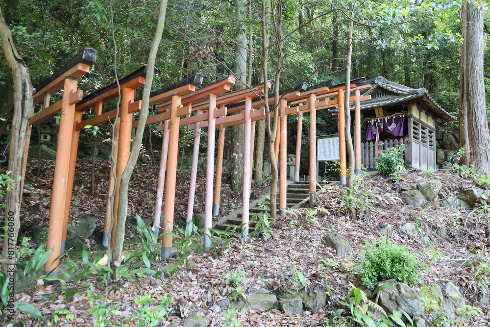 Fototapeta premium A scene of the precincts of Horen-inari-daimyojin Shrine in Nara City in Nara Prefecture