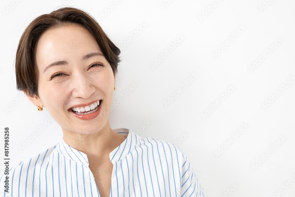 笑顔のミドル女性 笑顔のミドル女性