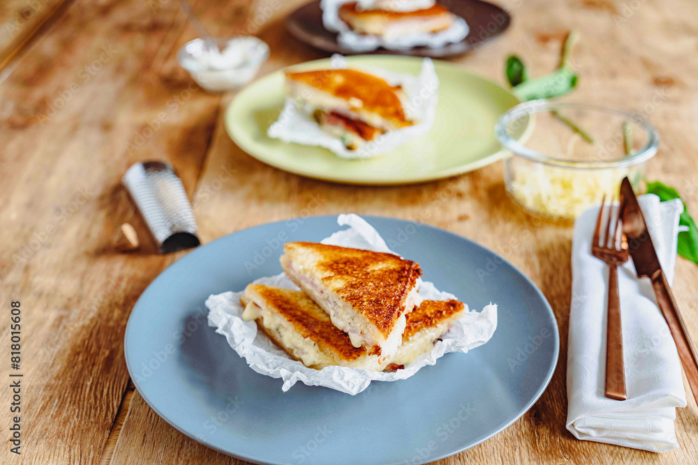 Croque Madame Croque Monsieur mit Zutaten verschiedene Croque Madame Croque Monsieur mit Zutaten verschiedene