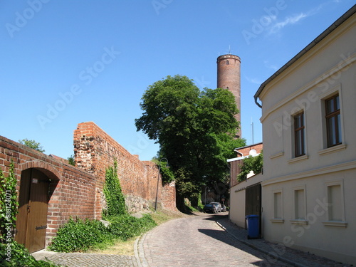 Stadtmauer und Schrotturm in Tangermünde photo