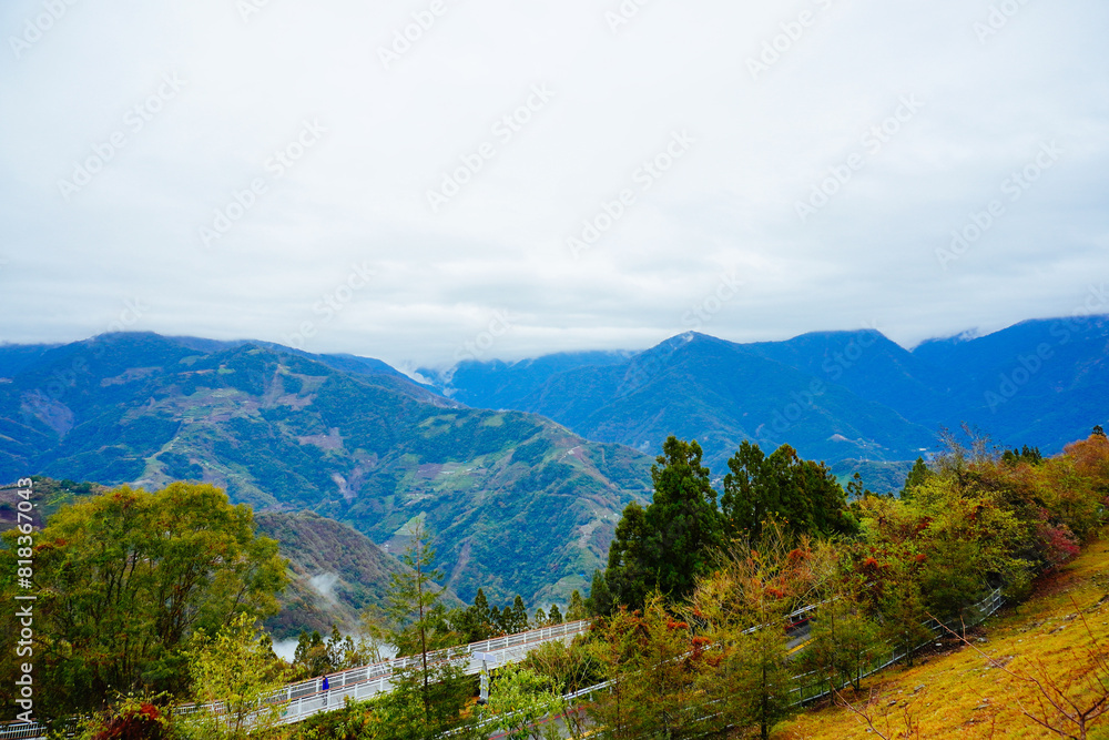 Obraz premium ali shan mountain and qingjing farm landscape in Taiwan 