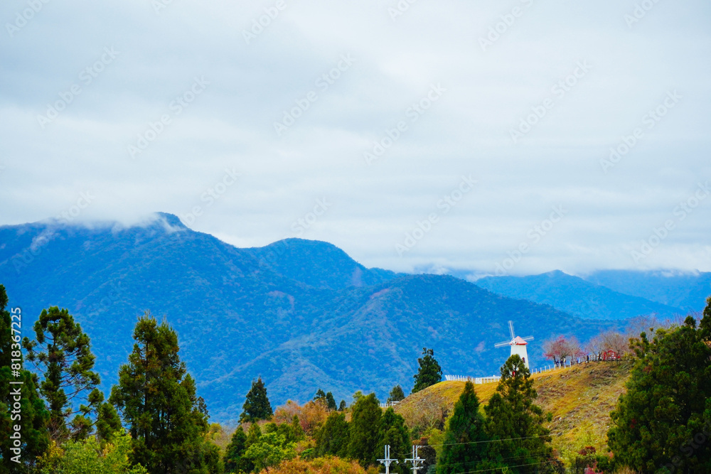 Obraz premium ali shan mountain and qingjing farm landscape in Taiwan