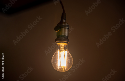 ぶら下がっている電球の光 photo