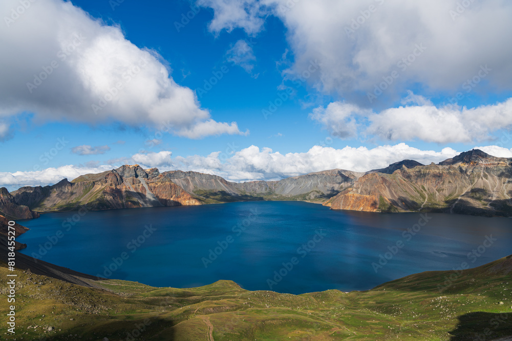 Perspective of the west slope of Changbai Mountain Tianchi Perspective of the west slope of Changbai Mountain Tianchi