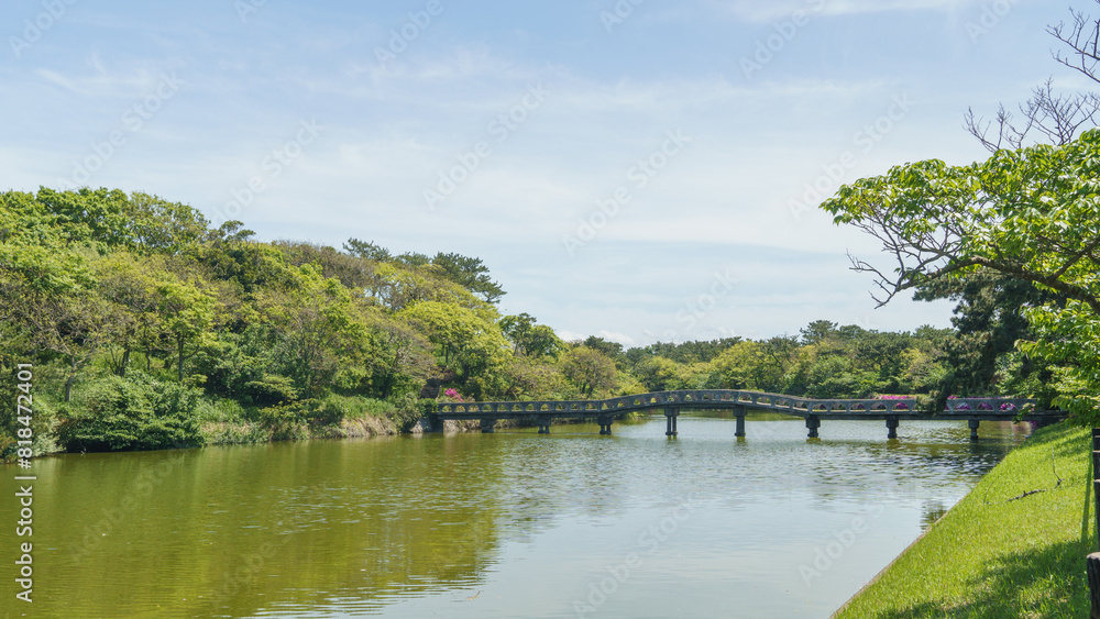 日本の公園｜千葉県立富津公園・中の島｜池にかかる橋