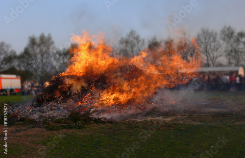 Wallpaper Mural Osterfeuer Torontodigital.ca