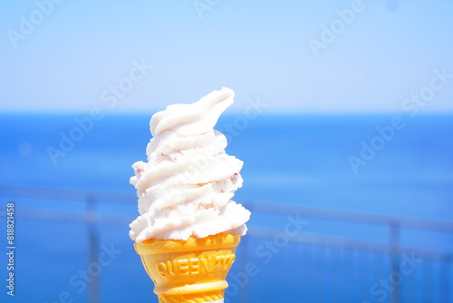 熱海の海を眺めながら愛情岬の展望台で食べたソフトクリーム