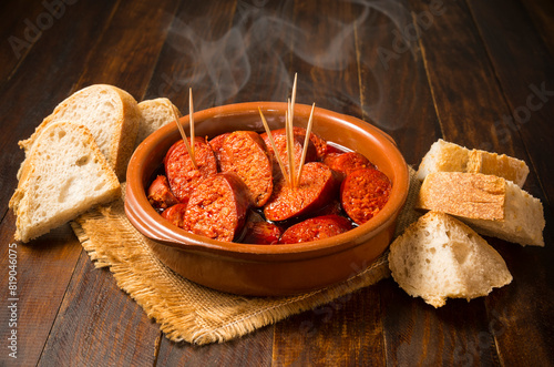 Tapa de chorizo a la sidra