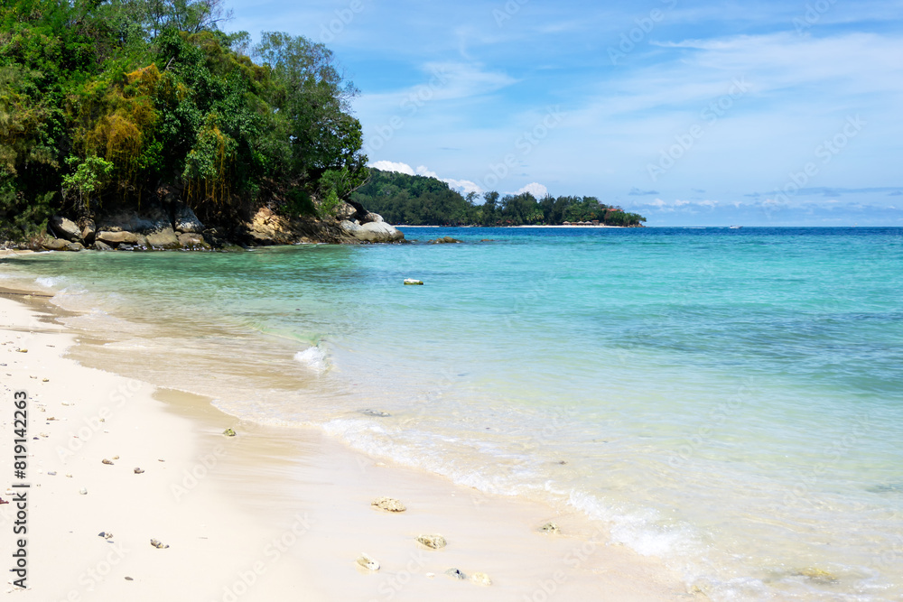 Fototapeta premium Sunny day at Pulau Manukan in Kota Kinabalu Malaysia