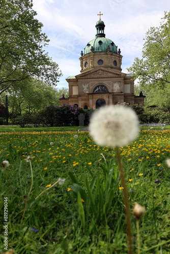 Hauptfriedhof in Freiburg im Frühling