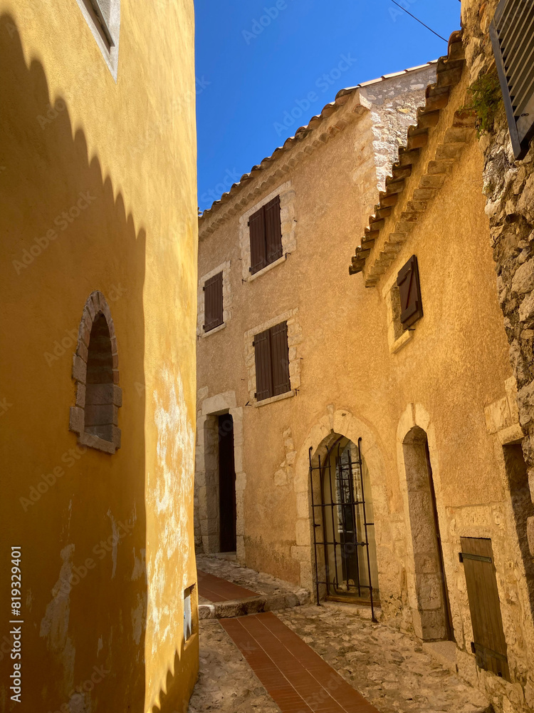 Gassen und Winkel im alten Bergdorf Eze an der Côte d'Azur, Frankreich Gassen und Winkel im alten Bergdorf Eze an der Côte d'Azur, Frankreich