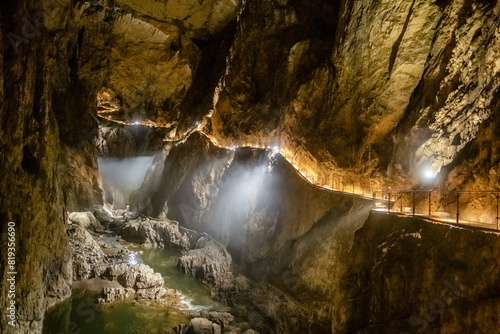 Obraz na płótnie Inside Skocjan Cave in Slovenia, an amazing karst cave sculpted by the Reka River. w salonie